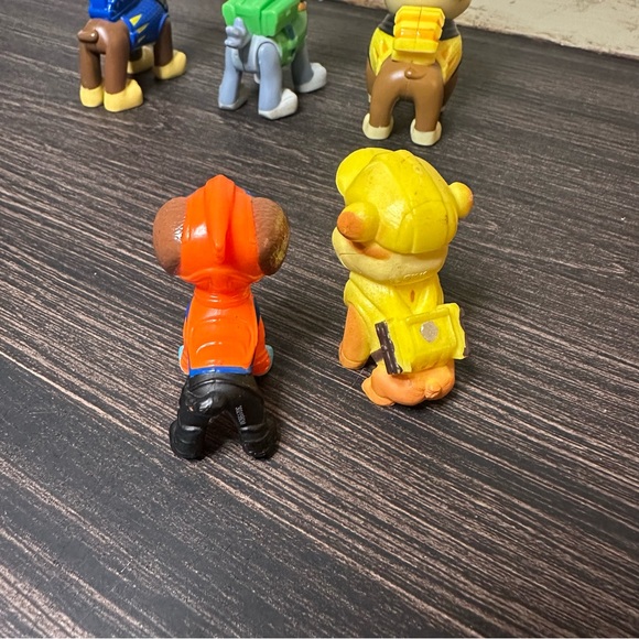 Paw Patrol Vehicles And Figuires Lot - Picture 13 of 14